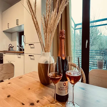 Dom wakacyjny Home, Sea, Jacuzzi, For 6 People