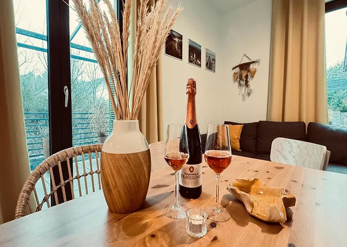 Dom wakacyjny Home, Sea, Jacuzzi, For 6 People